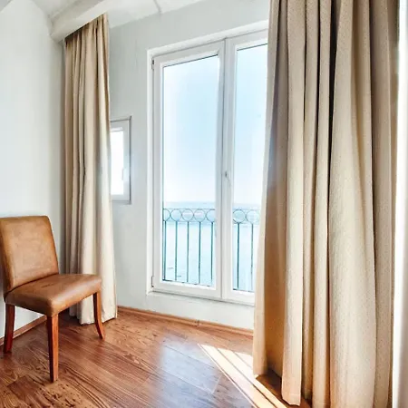 Postcard Penthouse Апартаменты *