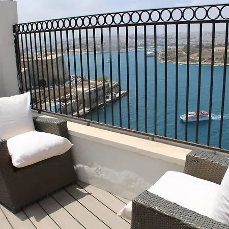Postcard Penthouse Валетта