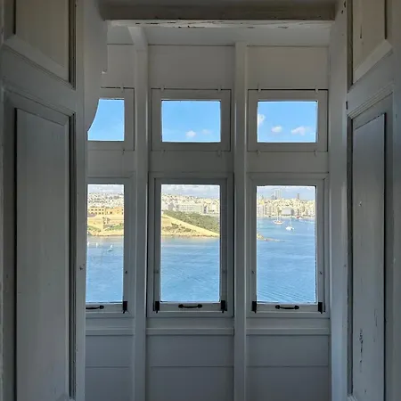 Postcard Penthouse Валетта